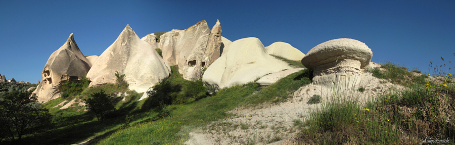 Uchisar - Click to enlarge the panorama