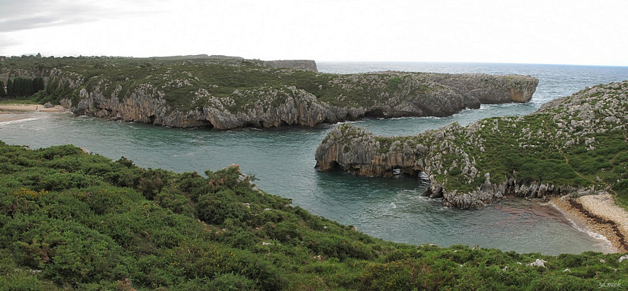 PlayaDeCuevasDelMar - Click to enlarge the panorama